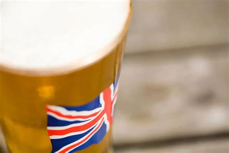 Compra Cerveza Inglesa Artesana Sabor Auténtico y Exclusivo