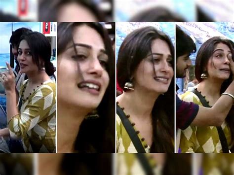 Bigg Boss 12 Dipika Kakar Get Emotional Due To Deepak Thakur बिग बॉस