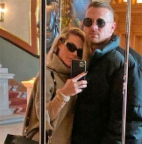 Ilary Blasi E Il Fidanzato Bastian La Foto Hot Pubblicata Sui Social