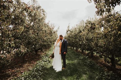 Stunning Apple Orchard Wedding | Urban Bay Photography | Orchard ...