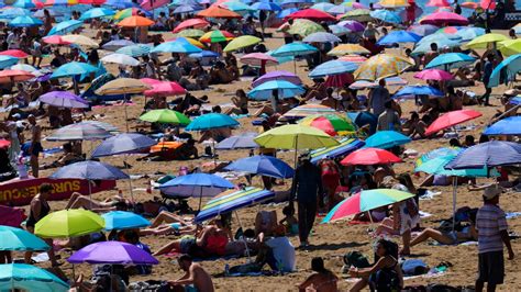 El Norte De España Se Muere De Calor La Aemet Activa La Alerta Roja En