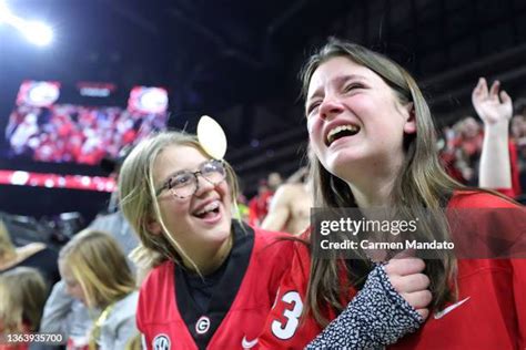 Georgia Bulldogs Fans Photos and Premium High Res Pictures - Getty Images