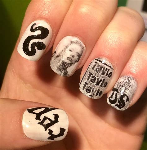 Wanted to give Taylor Swift nail art a go. : r/TaylorSwift