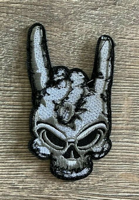 Hand Patch Aufn Her B Gelbild Skull Knochen Bones Rock Band Heavy Metal