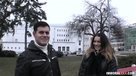 Babe Creampied In Show