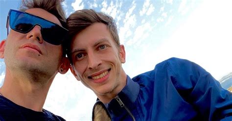 Coppia Di Ballerini Gay Di Palermo Ottiene L Affidamento Di Una Enne Ora Siamo Una Vera