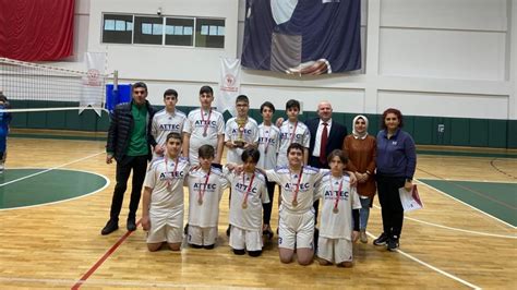 VOLEYBOL YILDIZ ERKEKLER İL İKİNCİLİĞİ Çenesuyu Ortaokulu