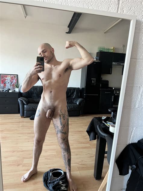 Flexing For My Pigs 1 Nude Pics XHamster