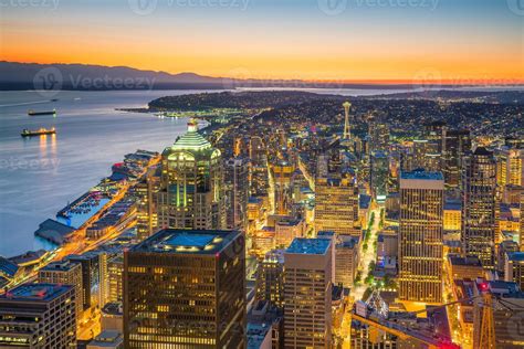 View of downtown Seattle skyline 11103398 Stock Photo at Vecteezy