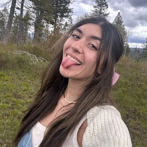 Naughty Girl On Date Gets Her Pretty Pussy Rubbed In The Car Until She Squirts Pov Aubry Babcock