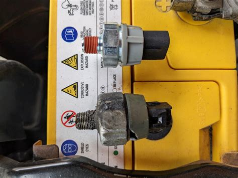 Замена прокладки выпускного коллектора и датчика давления масла на ...