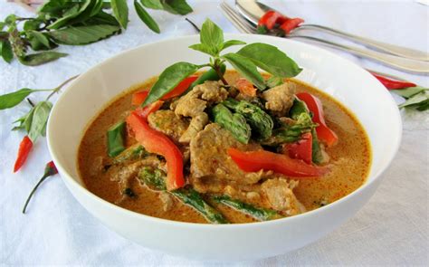 Let S Eat Simple Thai Red Curry Pork With Asparagus