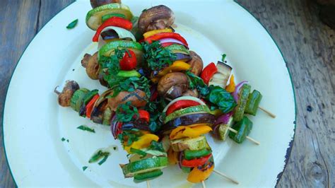 Brocheta de verduras a la parrilla Calabacín Berenjena Pimiento y