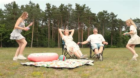 Kl Tze Mann Bei Sex Mit Pferd Gefilmt Polizei Jagt Tierqu Ler