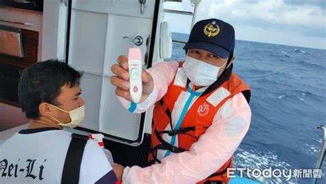 外籍漁工遭魚釣刺穿手掌「血流如注」 花蓮海巡快艇接駁送醫 Ettoday社會新聞 Ettoday新聞雲