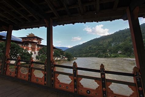 Photographing the charming fortresses of Bhutan - Darter Photography