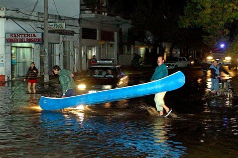 A 20 años de la inundación de Santa Fe rescatan la memoria colectiva