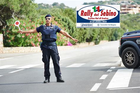 Controlli Delle Forze Dell Ordine Sulle Strade Del Rally Del Sebino