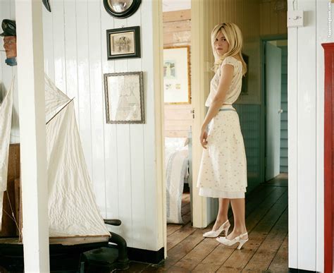 Sienna Miller Nude OnlyFans Leaks Fappening FappeningBook