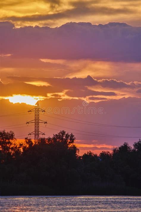 Paisaje Con Puesta De Sol En El Delta Romania Del Danubio Foto De