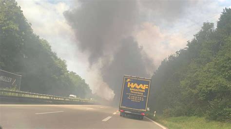 Autobahn A6 Bretzfeld Mann Stirbt Bei Unfall Gaffer Filmen Mit Handy