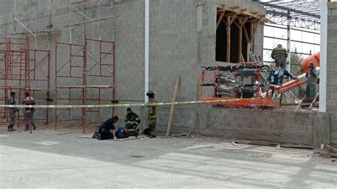 Cae Hombre De Construcción Y Es Aplastado Por Viga De Acero La Opción