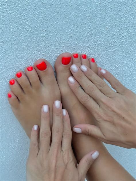 Lily Allen's feet