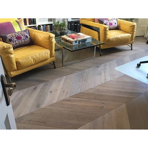 Elite Parket - дуб FR Brown. Французская елка. Паркет купить в Киеве.
