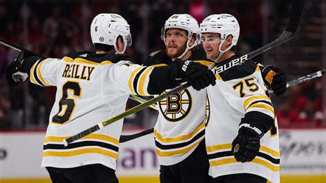 NHL: How Bruins are thriving in Brad Marchand's absence - Yahoo Sports