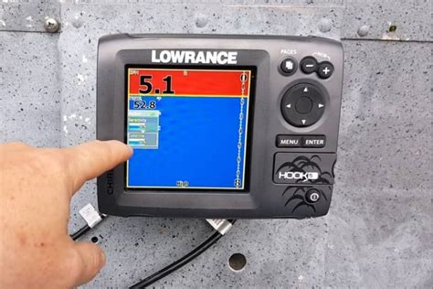 Lowrance Hook 5 Review in 2025 - Fish Finder