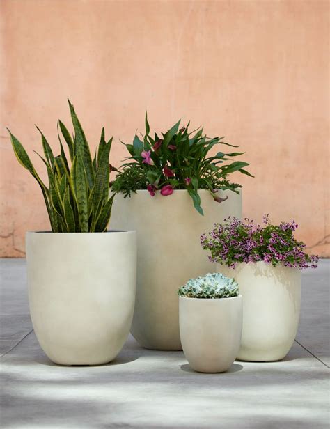 Bradford Planters By Campania International Large Outdoor Planters Planters Outdoor Planters