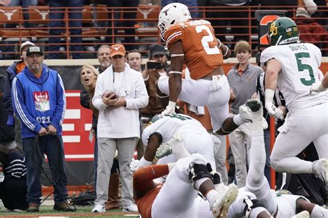 Texas Rb Roschon Johnson Officially Declares For The 2023 Nfl Draft