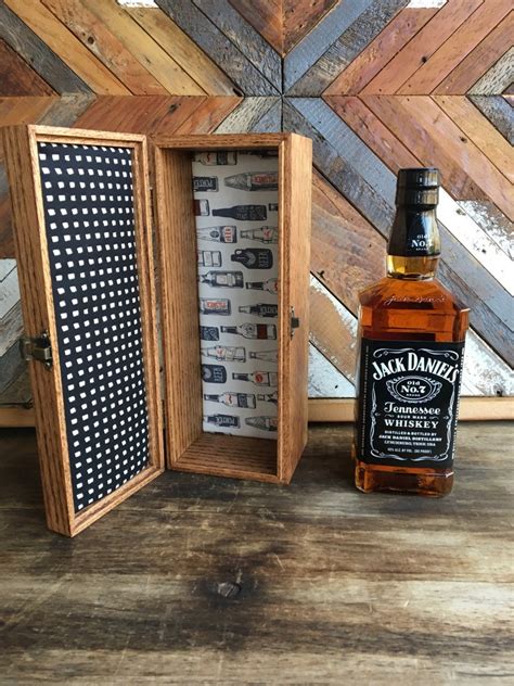 Whiskey box / Liquor box / Liquor Gift Box / Engraved Liquor | Etsy