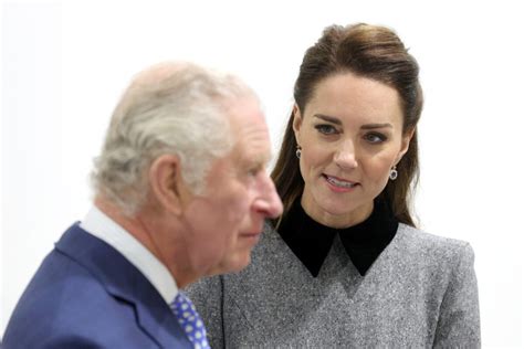 Britanski Kralj Karel Iii In Vali Anska Princesa Kate Zapustila