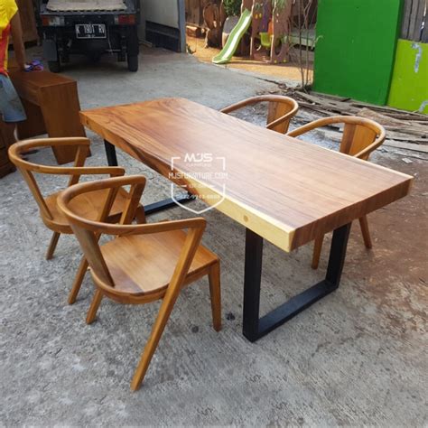 Jual Meja Makan Kayu Solid Trembesi Kaki Besi Mjs Furniture Jepara