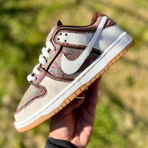 Nike Sb Dunk Low Pro Paisley Brown Bandana Sneakers Actus