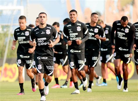 Direto do CT treino tático Timão fecha preparação para enfrentar