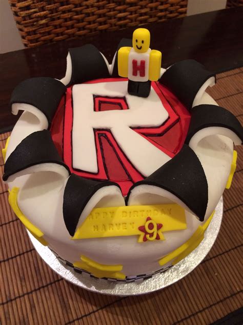 Roblox Birthday Cake Roblox Character Pastel De Roblox