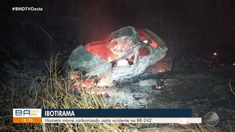 Motorista morre carbonizado após carro capotar e pegar fogo no oeste da