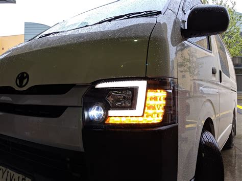 LED DRL Looks Sequential Indicators Projector Headlights For Toyota