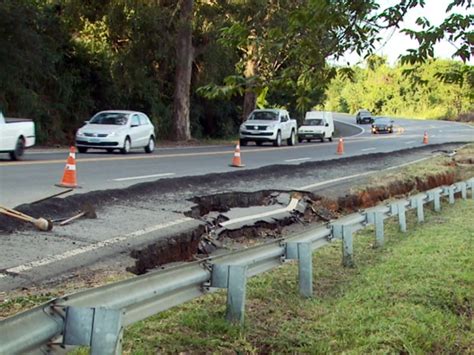 G1 Motoristas cobram reparo em trecho da BR 146 na saída de Andradas