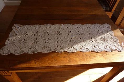 Napperon Chemin De Table Crochet Fait Main Ancien French Old Hand