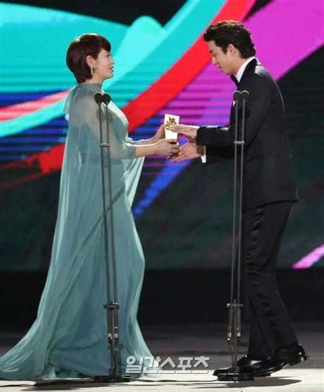 Gong Yoo At The 53rd Baeksang Arts Awards 😍💗💗 wining Best Actor for ...