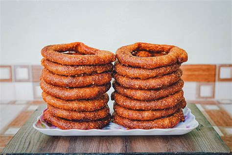 40 Types Of Donuts From Around The World Will Fly For Food