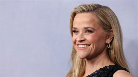 Reese Witherspoon relata cómo fue su primera escena de sexo con este