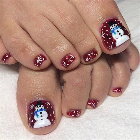 32 Fun Christmas Toe Nails That Will Make You Feel Zen Christmas Toes