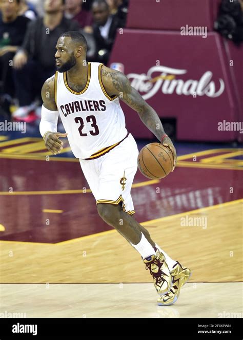 16 Juin 2015 Cleveland Ohio États Unis Lebron James 23 Joueur De Cleveland Cavaliers