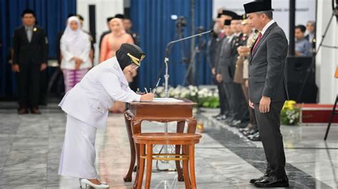 Pj Gubernur Lantik Tiga Kepala Daerah Ida Wahida Jadi Penjabat Wali