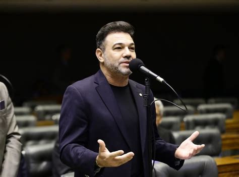 Culto deputado Marco Feliciano é interrompido por violar