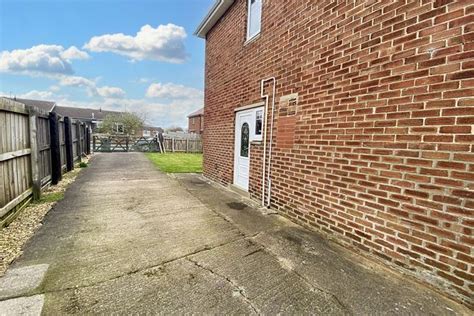 Burt Crescent Dudley Cramlington Ne23 3 Bedroom Semi Detached House